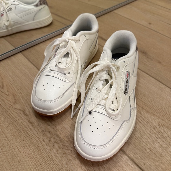 New Reebok Sneakers - Picture 2 of 3